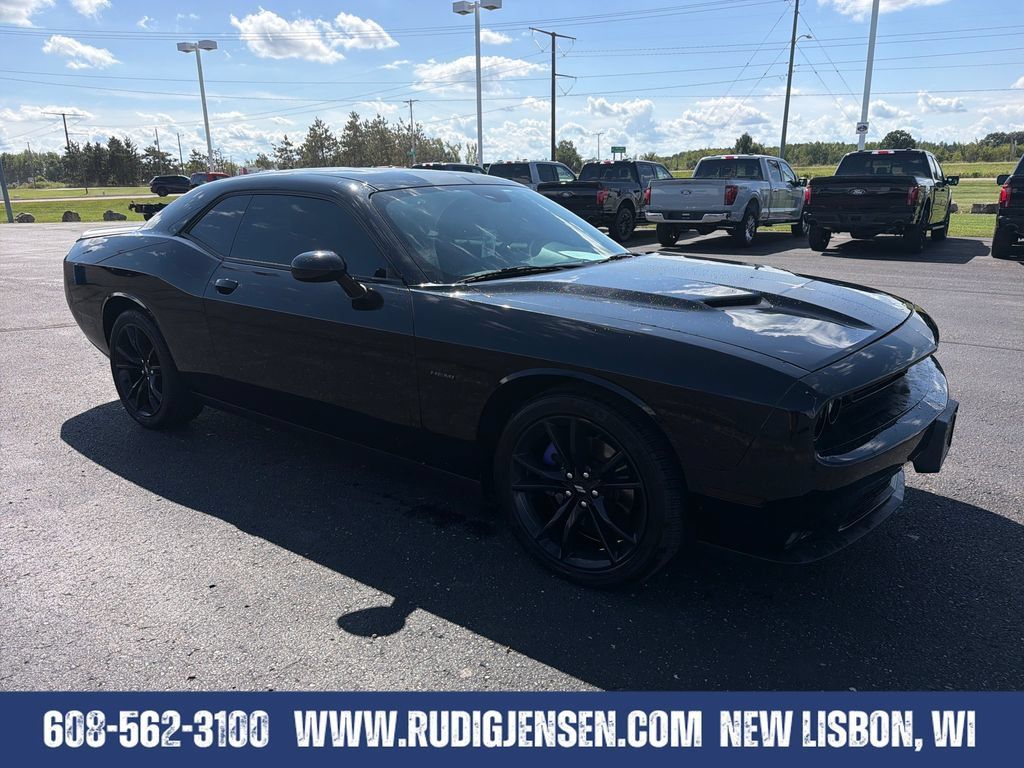 Used 2017 Dodge Challenger R/T w/ Driver Convenience Group RWD image 7