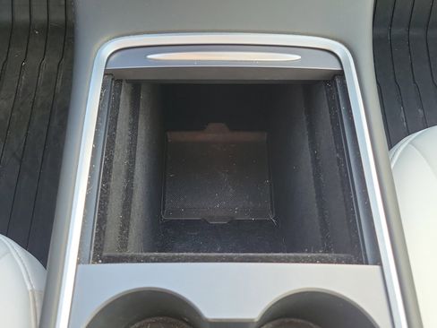 Used 2023 Tesla Model Y Long Range image 35