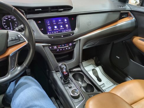 Used 2020 Cadillac XT5 Premium Luxury w/ LPO, Floor Liner Package AWD/4WD image 27