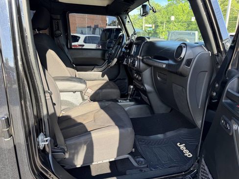 Used 2018 Jeep Wrangler Unlimited Sport S AWD/4WD image 18