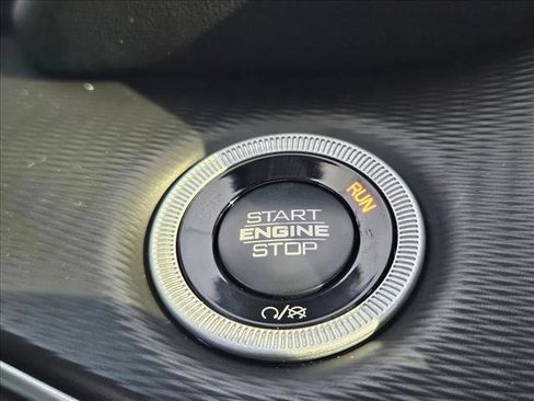 New 2025 Jeep Grand Cherokee Altitude image 12