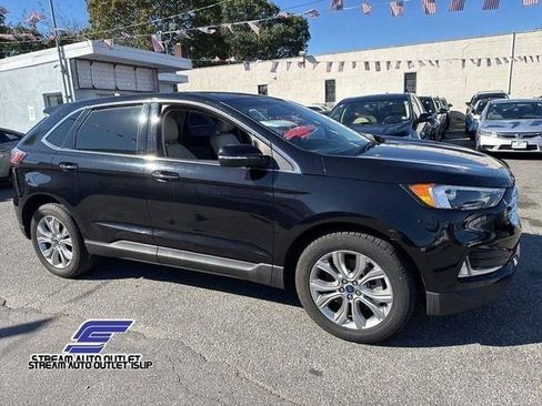 Used 2022 Ford Edge Titanium AWD/4WD image 16