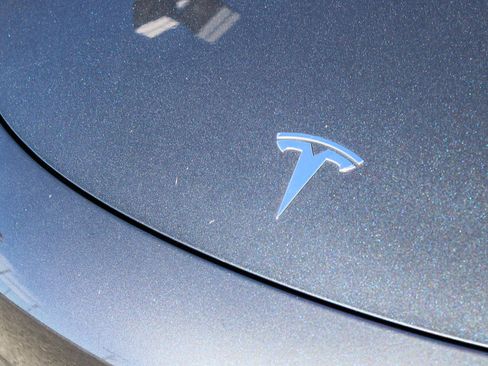 Used 2018 Tesla Model 3 Mid Range image 11