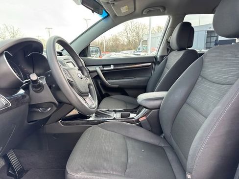 Used 2014 Kia Sorento LX image 11