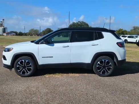 Used 2024 Jeep Compass Limited image 5