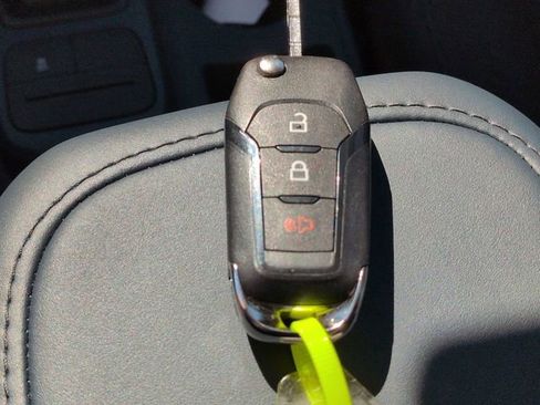 New 2025 Ford Maverick XL image 29