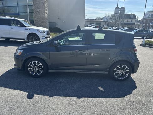 Used 2017 Chevrolet Sonic LT w/ Convenience Package image 4