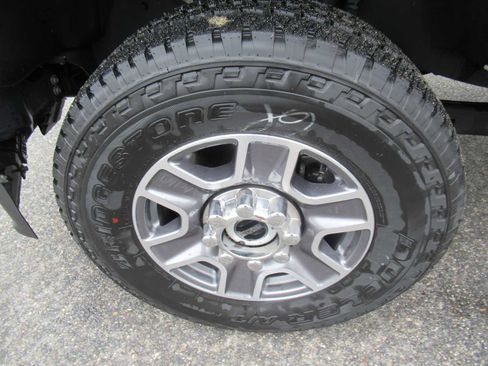 Used 2024 Ford F250 Lariat image 11