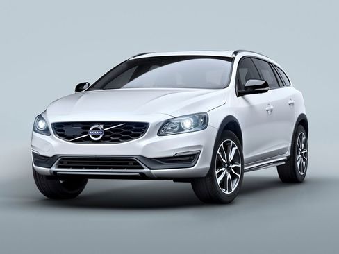Used 2015 Volvo V60 T5 Cross Country image 1