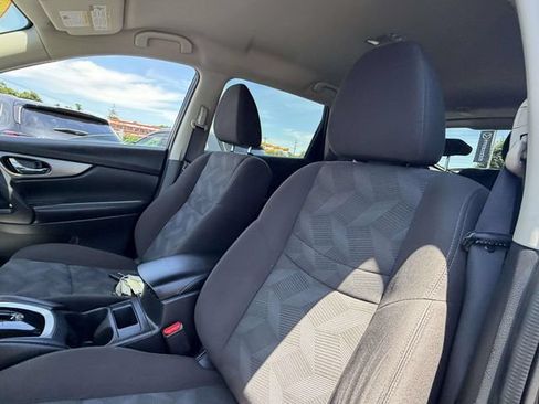 Used 2016 Nissan Rogue SV AWD/4WD image 10