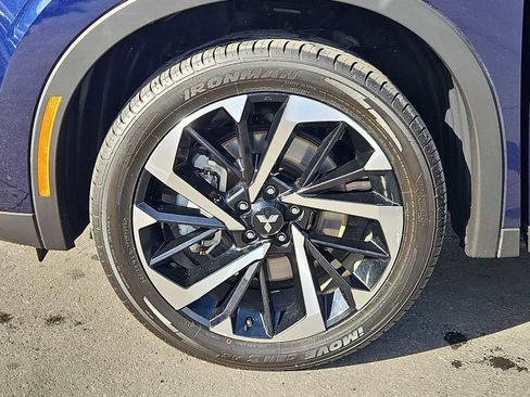 Used 2022 Mitsubishi Outlander SE image 14