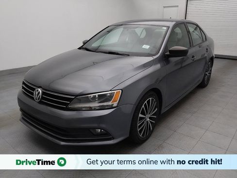 Used 2016 Volkswagen Jetta Sport image 1