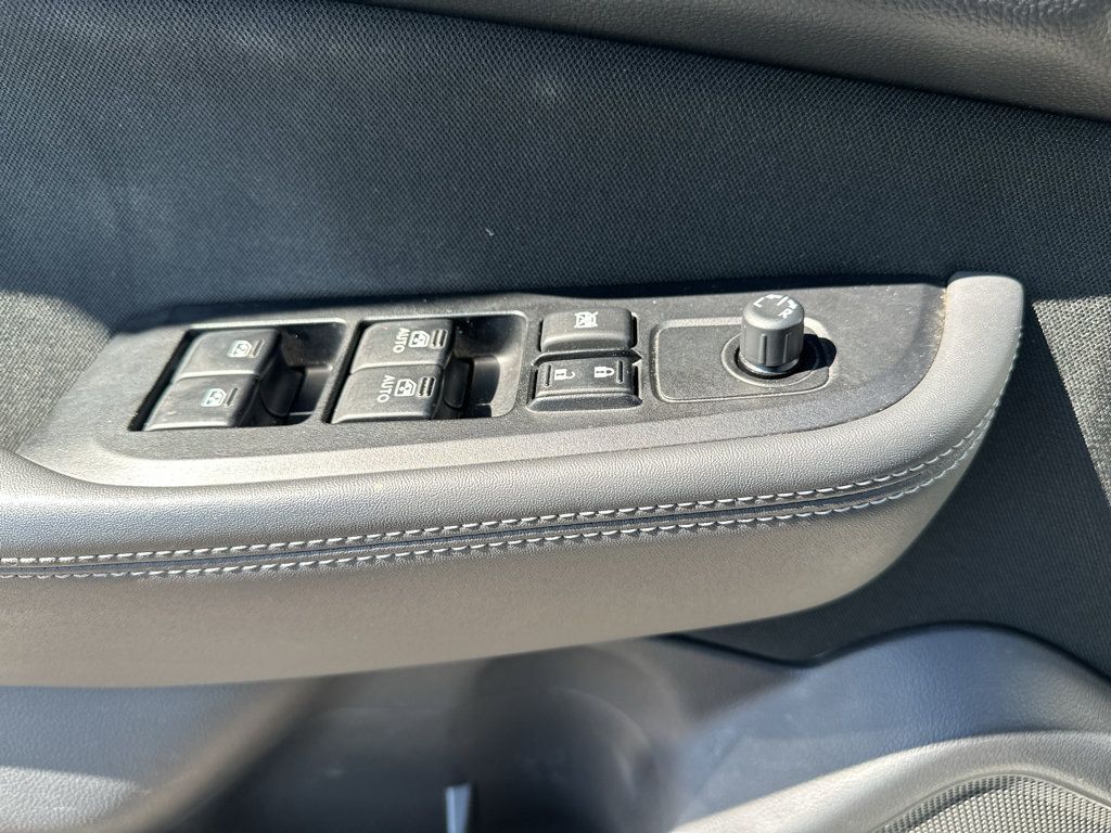 Used 2019 Subaru Outback 2.5i Premium w/ Popular Package #2 AWD/4WD image 16