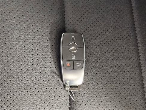 Used 2025 Mercedes-Benz GLE 350 4MATIC image 41