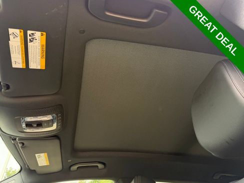 Used 2025 Mercedes-Benz GLS 450 4MATIC image 33