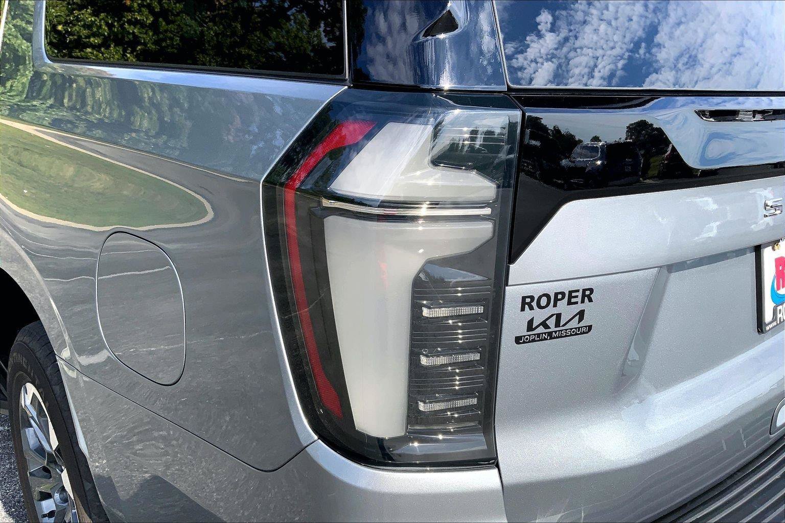 Used 2026 Chevrolet Suburban LT w/ Comfort Package AWD/4WD image 29