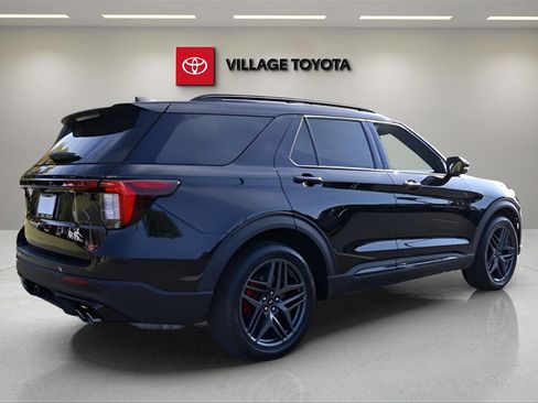 Used 2025 Ford Explorer ST w/ Sun And Sound Package image 5