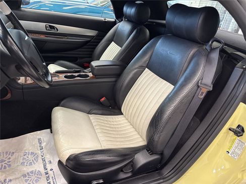 Used 2005 Ford Thunderbird Deluxe RWD image 16