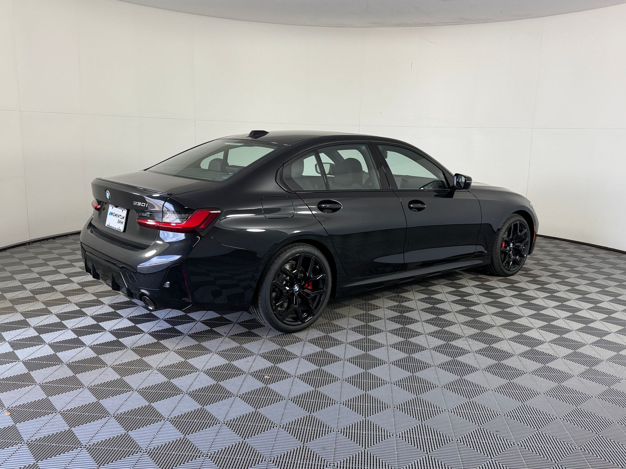 Used 2026 BMW 330i Sedan w/ M Sport Package RWD image 9