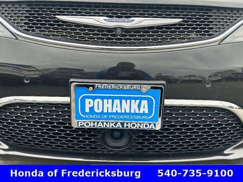 Used 2020 Chrysler Pacifica Touring-L w/ Advanced Safetytec Group image 15