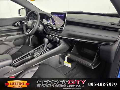 New 2026 Jeep Compass Latitude image 32