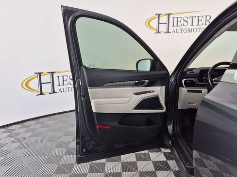 Used 2024 Kia Telluride EX FWD image 13