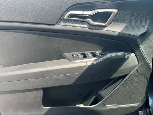 New 2025 Kia Sportage LX FWD image 21