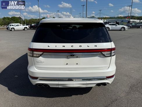 Used 2021 Lincoln Aviator Black Label w/ Class IV Trailer Tow Package AWD/4WD image 5