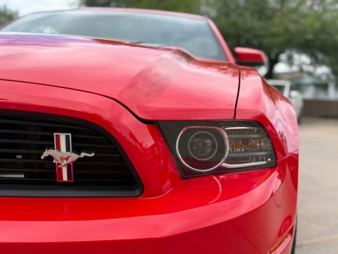 Used 2013 Ford Mustang GT Premium RWD image 29