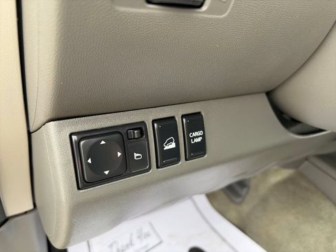 Used 2016 Nissan Frontier SL w/ Moonroof Package AWD/4WD image 18