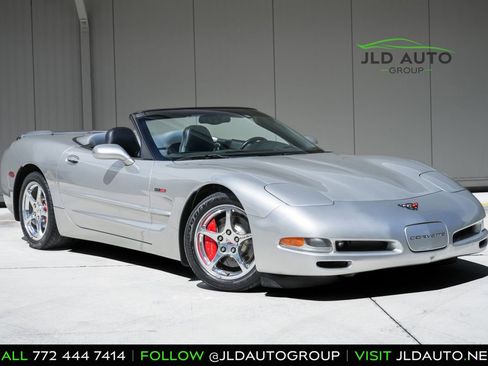 Used 2004 Chevrolet Corvette Convertible w/ Preferred Equipment Group RWD image 1