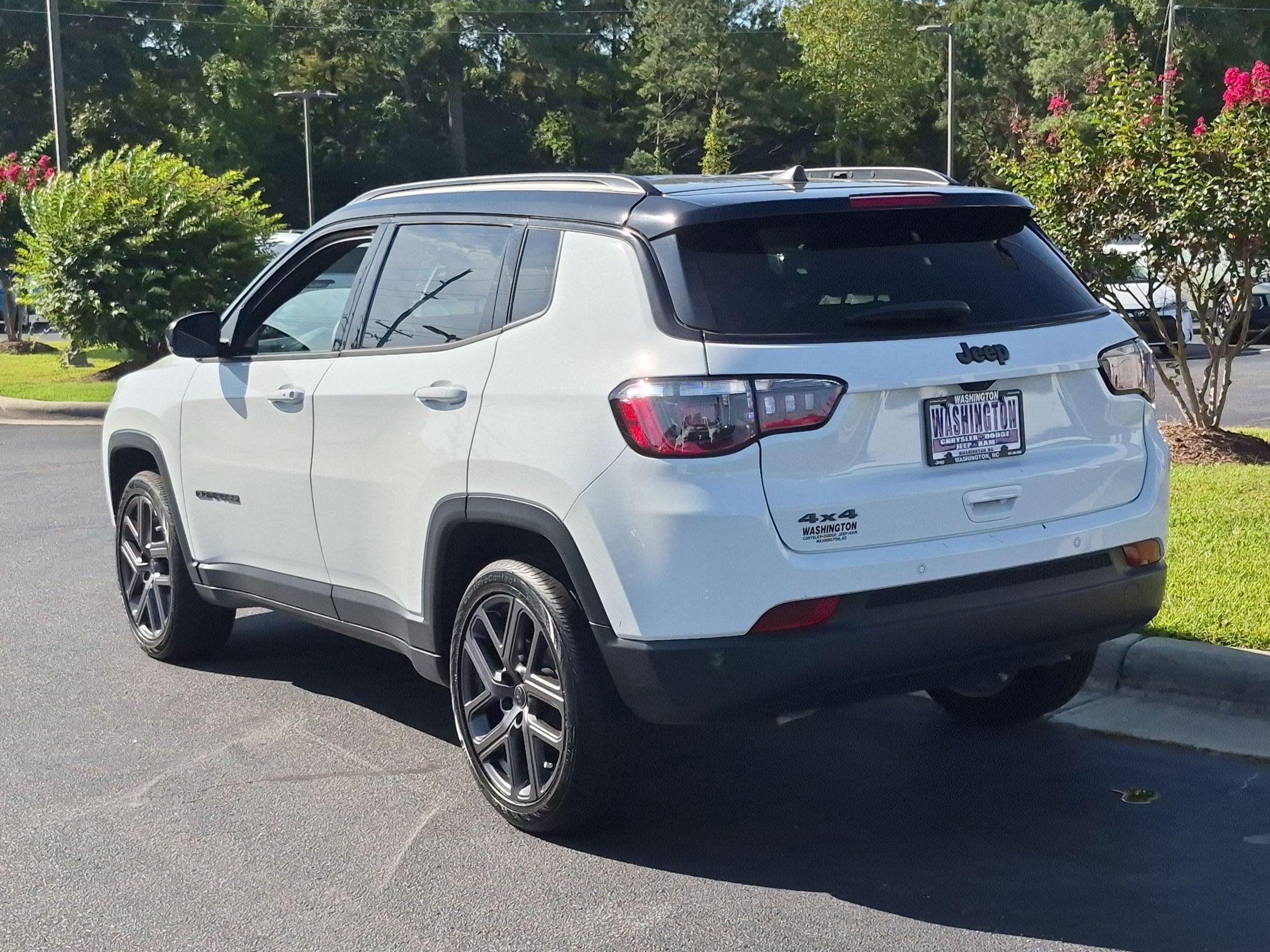 Used 2026 Jeep Compass Limited AWD/4WD image 7