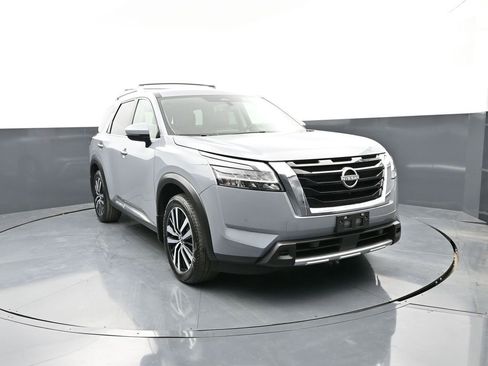 Certified 2024 Nissan Pathfinder Platinum w/ Cargo Package AWD/4WD image 1