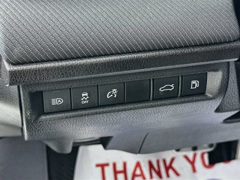 Used 2025 Toyota Camry SE FWD image 16
