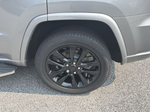 Used 2020 Jeep Grand Cherokee Altitude AWD/4WD image 26