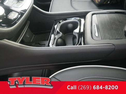 New 2027 Chrysler Pacifica Limited FWD image 39