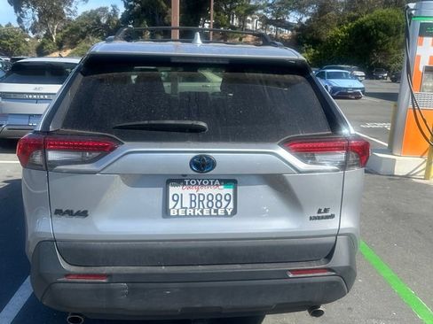 Used 2024 Toyota RAV4 LE AWD/4WD image 5