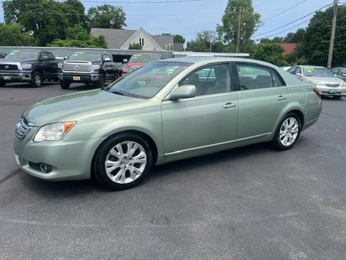 Used 2010 Toyota Avalon XLS FWD image 2