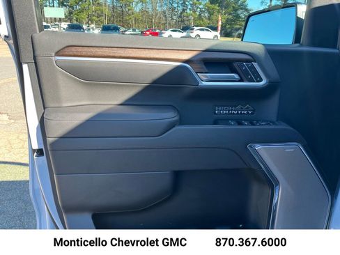 New 2026 Chevrolet Silverado 1500 High Country AWD/4WD image 10