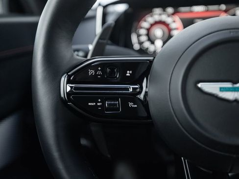 Used 2025 Aston Martin V8 Vantage Coupe image 45