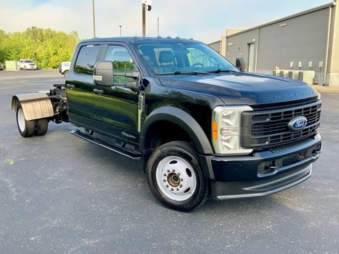 Used 2023 Ford F550 4x4 Crew Cab Super Duty image 2