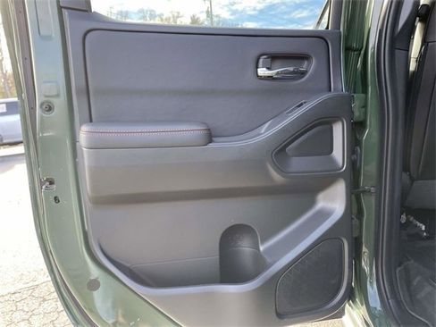 Used 2023 Nissan Frontier PRO-4X w/ Pro-4X Premium Package image 16