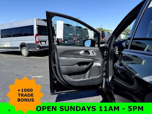 New 2026 Chrysler Pacifica Limited w/ Uconnect Theater Family Group image 13