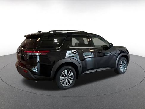 Used 2025 Nissan Pathfinder SV FWD image 15