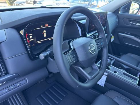 New 2026 Nissan Pathfinder SL image 26