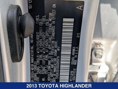 Used 2013 Toyota Highlander SE FWD image 24