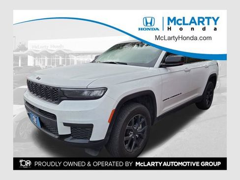 Used 2025 Jeep Grand Cherokee L Laredo AWD/4WD image 1