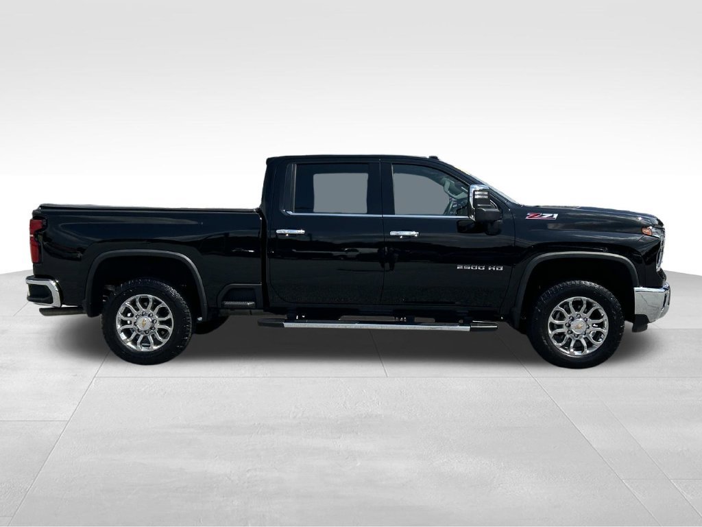 Used 2024 Chevrolet Silverado 2500 LTZ w/ LTZ Plus Package AWD/4WD image 2