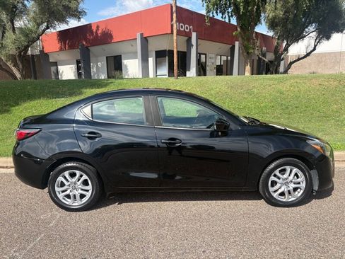 Used 2018 Toyota Yaris iA FWD image 6