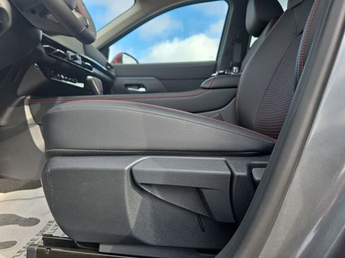 New 2026 Nissan Kicks SR image 31